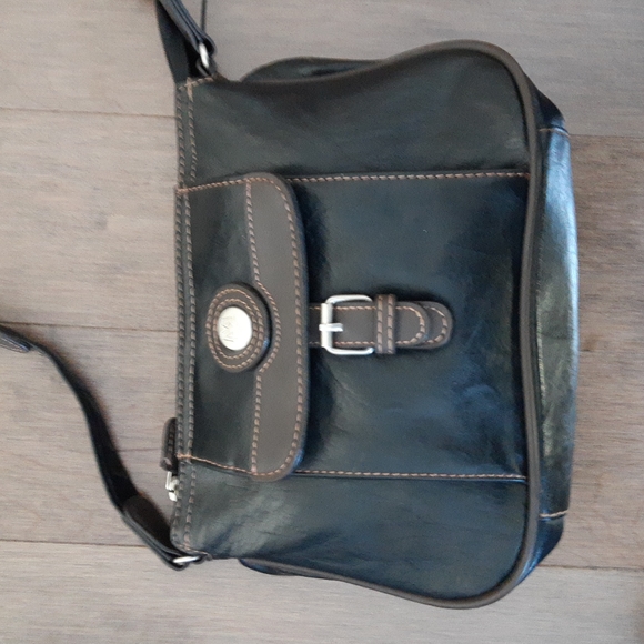 Mouflon Handbags - 🇨🇦***Mouflon leather crossbody bag